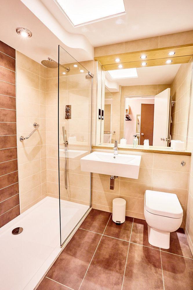 דאמברטון Abbotsford Hotel מראה חיצוני תמונה